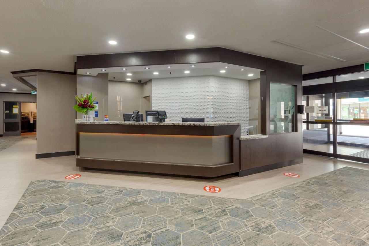 Best Western Plus Toronto Airport Hotel Mississauga Exterior photo